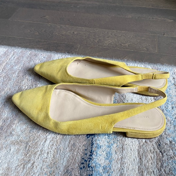 Sandals color yellow size 10 - Picture 2 of 3